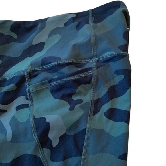 Old Navy Active Elevate Leggings Size Small - Picture 3 of 11